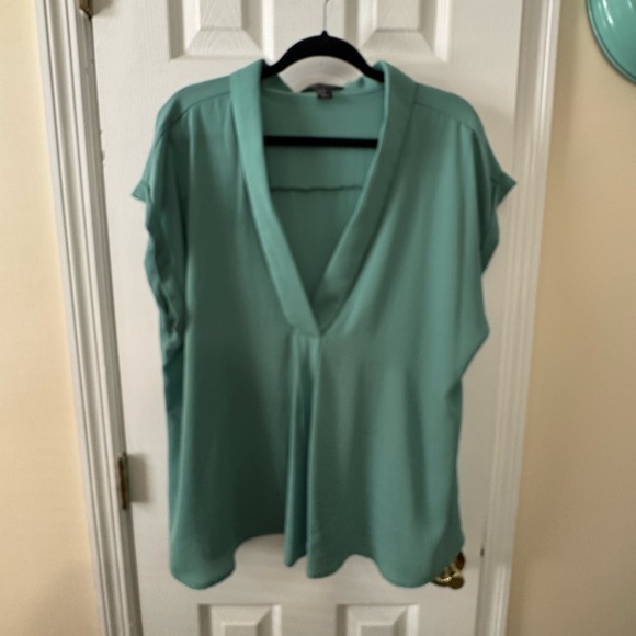 Forever 21 Tops - Forever 21 Green Flutter Sleeve Blouse